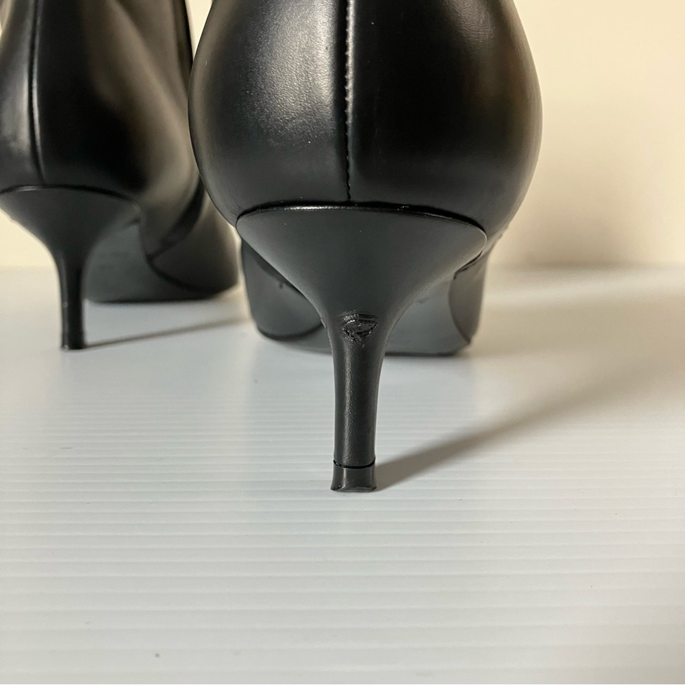 Louis Vuitton Black Callback Kitten Heel Ankle Boot size 37 - Picture 12 of 16